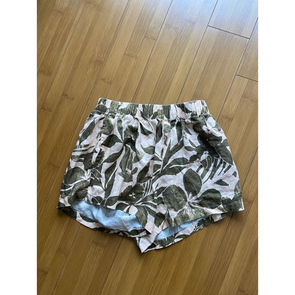 Poolside Paradiso Australian Boutique Tropical beige green linen shorts - xs